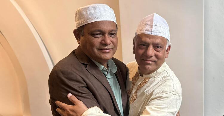 লন্ডনে ঈদের জামাতে প্রকাশ্যে হাছান মাহমুদ